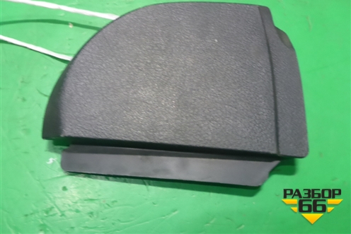 Накладка на торпедо (боковая правая верхняя) (1U0857086A) для Skoda Octavia (А4) с 1997-2011г