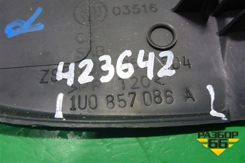 Накладка на торпедо (боковая правая верхняя) (1U0857086A) для Skoda Octavia (А4) с 1997-2011г