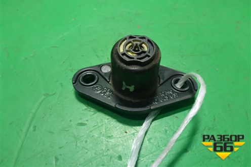 Фиксатор замка двери (сдвижной правой верхний) (2K0843637B) для Volkswagen Caddy с 2004-2016г