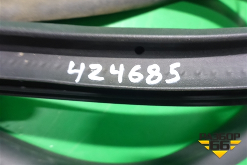 Уплотнитель двери передней правой (DN15N20724) для Ford EcoSport с 2014г