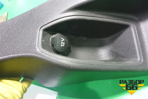 Обшивка стойки задняя нижняя правая (DN1BA31016AAW) для Ford EcoSport с 2014г