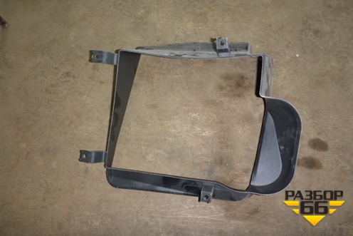 Воздухозаборник радиатора КПП (правый новый) (51742159354) для BMW X6 E71 с 2008-2014г