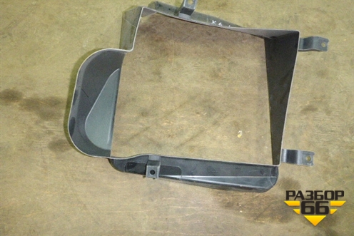 Воздухозаборник радиатора КПП (левый новый) (51742159355) для BMW X6 E71 с 2008-2014г