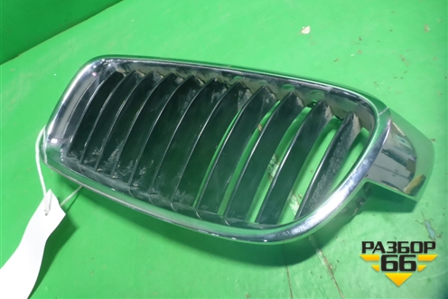 Решетка радиатора левая (51137260497) для BMW 3-серия F30/F31 с 2011г