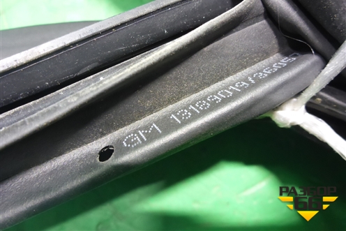 Уплотнитель двери задней правой (13189019) для Opel Corsa D с 2006-2014г
