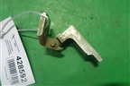 Петля двери передней правой нижняя (13180568) для Opel Corsa D с 2006-2014г