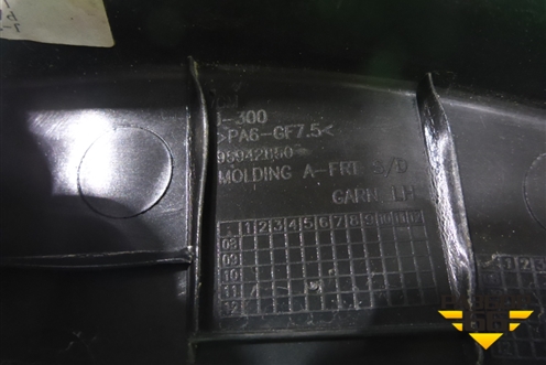 Накладка двери передней левой (на рамку) (95942850) для Chevrolet Cruze c 2009-2015г