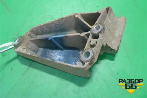 Кронштейн генератора (нижний 1.6л F16D3) (96352142) для Chevrolet Cruze c 2009-2015г