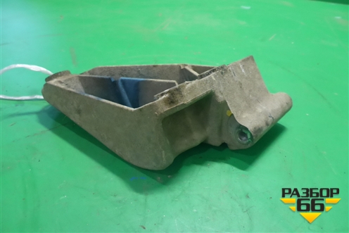 Кронштейн генератора (нижний 1.6л F16D3) (96352142) для Chevrolet Cruze c 2009-2015г