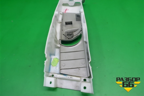 Обшивка стойки центральная верхняя правая (6241105030) для Toyota Avensis с 2003-2009г