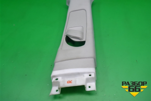 Обшивка стойки центральная верхняя правая (6241105030) для Toyota Avensis с 2003-2009г