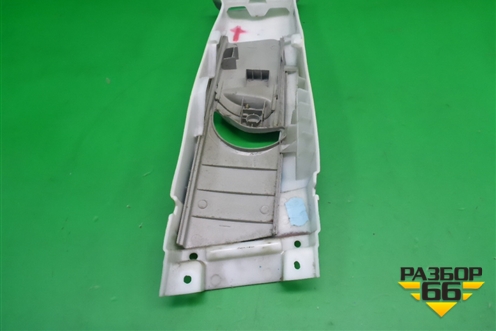 Обшивка стойки центральная верхняя левая (6241205030) для Toyota Avensis с 2003-2009г