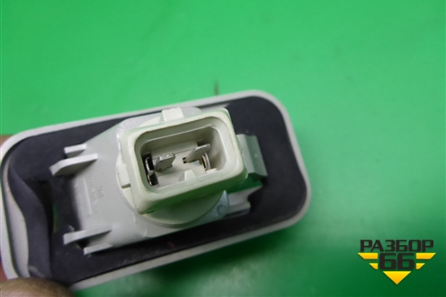 Фонарь подсветки номера (седан) для Toyota Avensis с 2003-2009г
