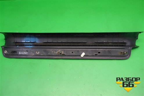 Накладка порога внутренняя переднего правого (6791305040) для Toyota Avensis с 2003-2009г