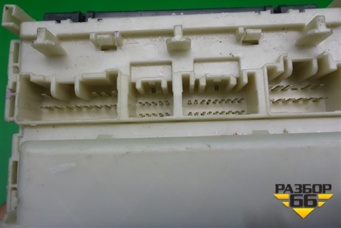 Блок предохранителей салонный (8273005170) для Toyota Avensis с 2003-2009г