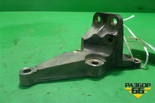 Кронштейн двигателя правый ( 1.8л 1ZZ-FE) (123150D040) для Toyota Avensis с 2003-2009г