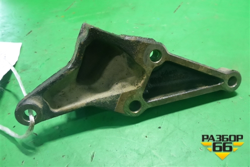 Кронштейн двигателя правый ( 1.8л 1ZZ-FE) (123150D040) для Toyota Avensis с 2003-2009г