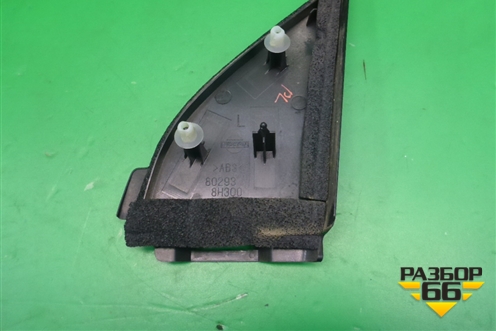 Накладка двери передней левой уголок (802938H300) для Nissan X-Trail (Т30) с 2000-2007г (Хтраил)
