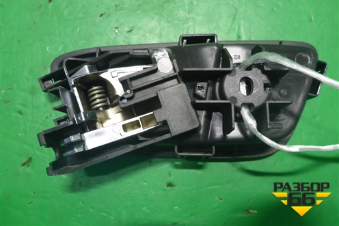 Ручка внутренняя двери задней правой (с хромом) (8A61A22600CEW) для Ford Fiesta с 2008-2015г