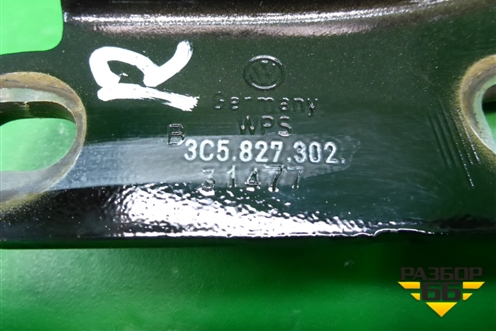 Петля крышки багажника правая (3C5827302) для Volkswagen Passat (B6) с 2005-2010г