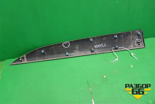 Накладка двери передней правой (877222S000) для Hyundai ix 35 с 2010г