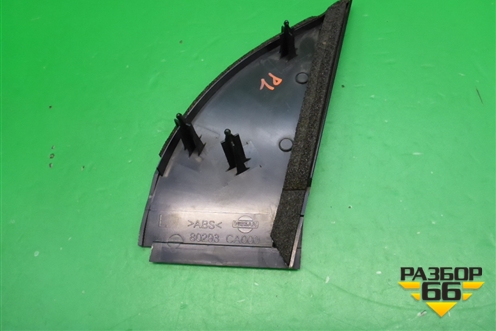 Накладка двери передней левой уголок (80293CA000) для Nissan Murano (Z50) с 2002-2008г
