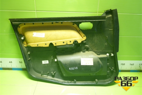 Обшивка двери передней правой под механику для Ford Fusion с 2002г