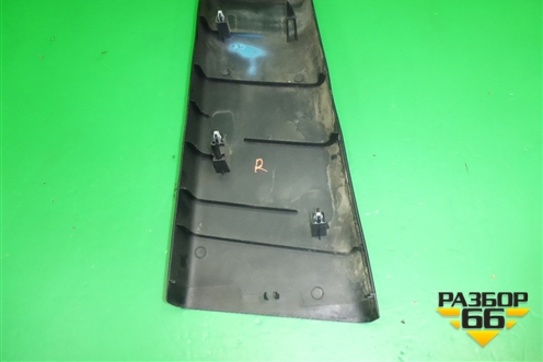 Обшивка стойки центральная нижняя правая (2N11N243W06AHW) для Ford Fusion с 2002г