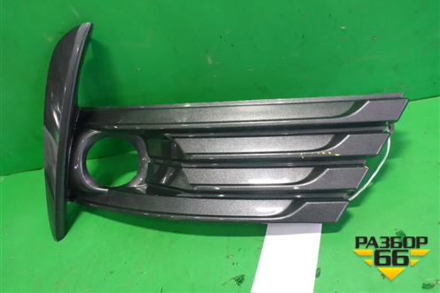 Накладка ПТФ правая (после 2015г) (8148102630) для Toyota Corolla (E18) с 2012-2019г