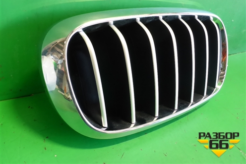 Решетка радиатора правая (7316076) для BMW X5 F15 с 2013г