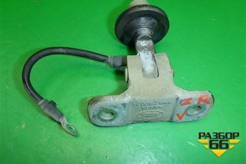 Петля двери багажника (верхней) для Land Rover Discovery 3 с 2004-2009г