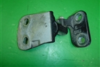 Петля двери передней правой нижняя для Land Rover Discovery 3 с 2004-2009г