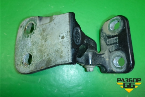 Петля двери передней левой нижняя для Land Rover Discovery 3 с 2004-2009г