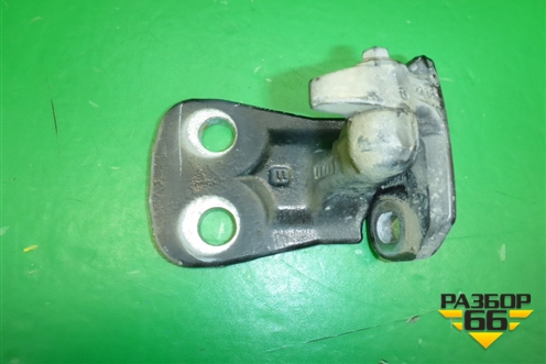 Петля двери передней левой нижняя для Land Rover Discovery 3 с 2004-2009г