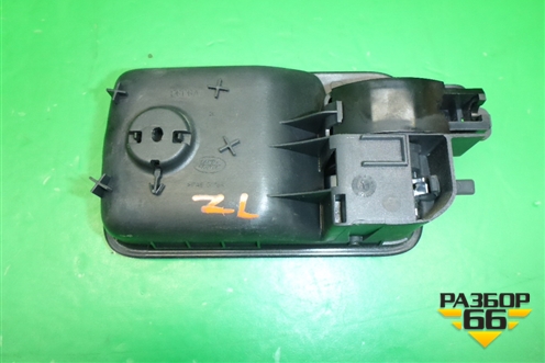 Ручка внутренняя двери задней левой (FVC500136) для Land Rover Discovery 3 с 2004-2009г