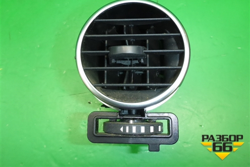 Дефлектор воздушный центральный (правый) (JBD500140) для Land Rover Discovery 3 с 2004-2009г