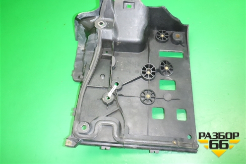 Площадка под аккумулятор (правая) (DWM500100) для Land Rover Discovery 3 с 2004-2009г