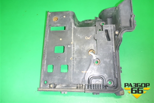 Площадка под аккумулятор (правая) (DWM500100) для Land Rover Discovery 3 с 2004-2009г
