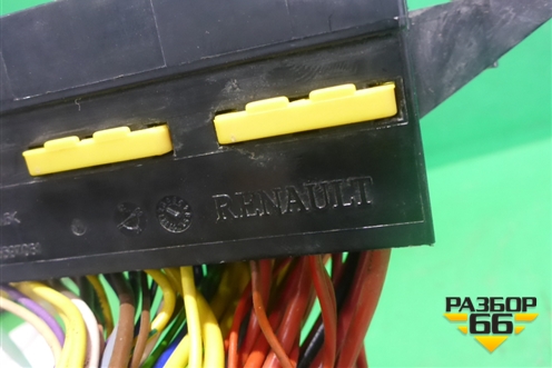 Блок предохранителей салонный (7703297597) для Renault Symbol с 2008г