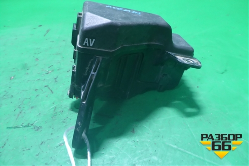 Блок предохранителей подкапотный (827413020) для Toyota Avensis с 2003-2009г