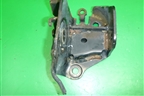 Кронштейн задней балки левый (554309U00A) для Nissan Note (Е11) с 2005-2013г