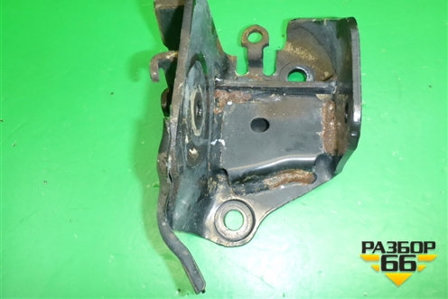 Кронштейн задней балки левый (554309U00A) для Nissan Note (Е11) с 2005-2013г