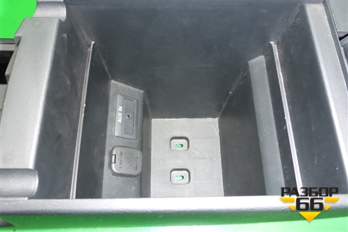 Подлокотник (BBM464951) для Mazda Mazda 3 (BL) с 2009-2013г