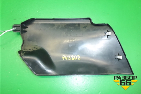 Накладка внутренняя (консоли правая) (BBM464231) для Mazda Mazda 3 (BL) с 2009-2013г