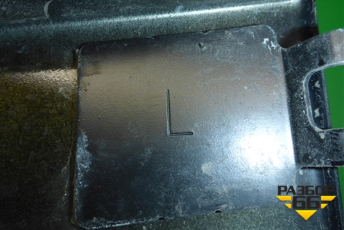 Накладка стойки (центральной левой) (7L6853317D) для Volkswagen Touareg c 2002-2010г