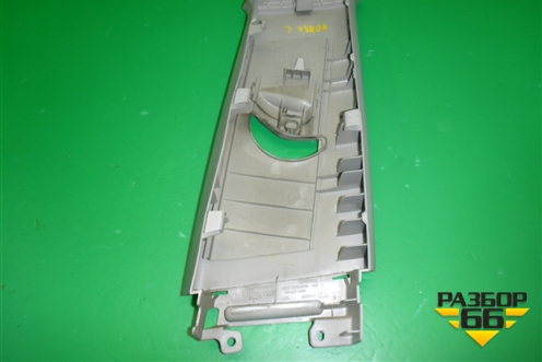 Обшивка стойки центральная верхняя левая (624200F010) для Toyota Verso с 2009-2018г