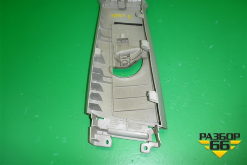 Обшивка стойки центральная верхняя правая (624100F010) для Toyota Verso с 2009-2018г