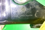 Петля капота правая (7L6823302A) для Volkswagen Touareg c 2002-2010г