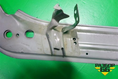 Кронштейн переднего крыла правый (7L6805920B) для Volkswagen Touareg c 2002-2010г