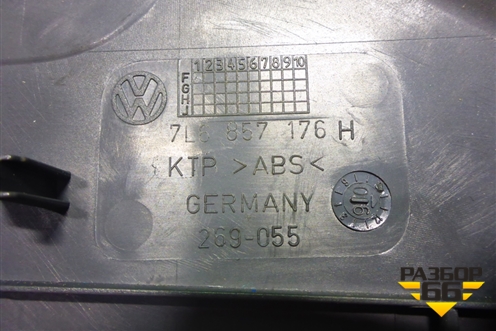 Накладка на торпедо (боковая правая) (7L6857176H) для Volkswagen Touareg c 2002-2010г